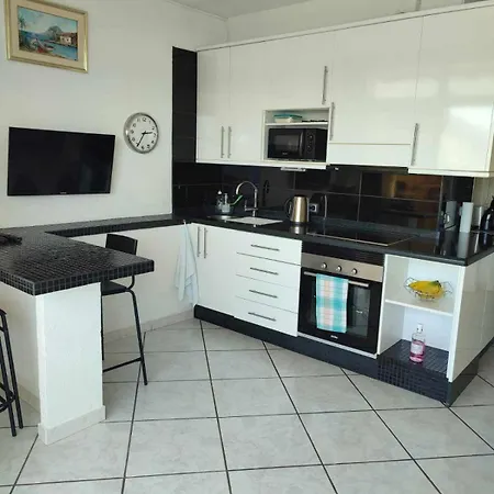Cosy Arena Apartment